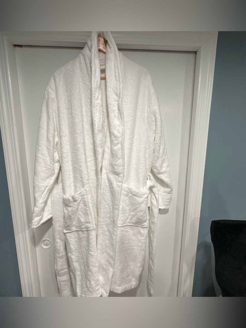 Threshold White Plush Bath Robe